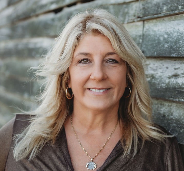 Agent Kelley Niedoba